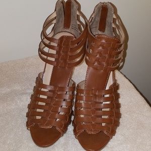 New Directions Brown Strappy Heels/Size 9
